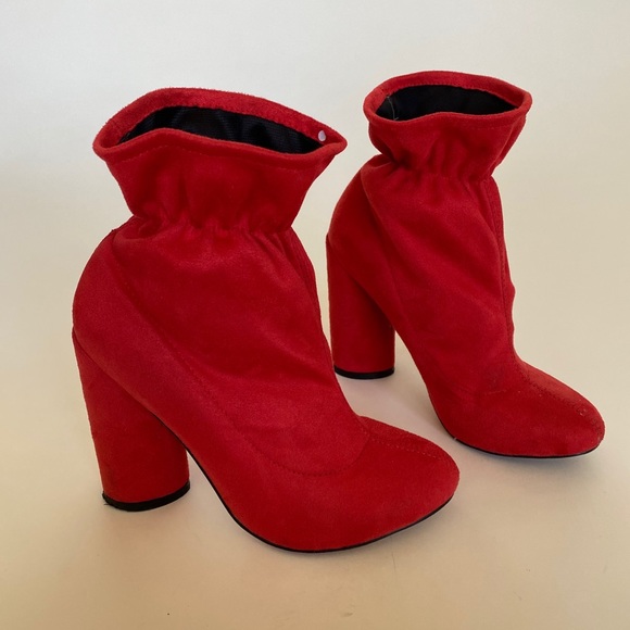 Red suede boots - Picture 1 of 4